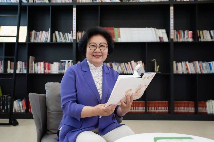 作家艾平谈获得鲁迅文学奖：源于大地的恩赐