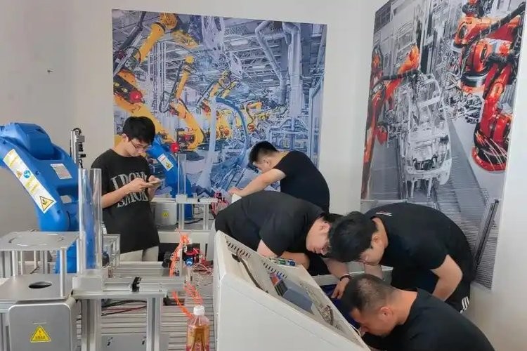 新产业催生新职业，湖北多措并举让就业“长”在产业上